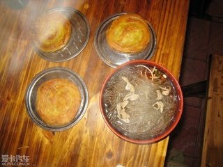 肥腸粉配鍋魁，川味小吃的最佳拍檔，吃過的人都說好