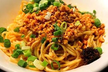 陝西麵食好吃的訣竅在這，油潑辣子做的好，麵食咋做都好吃！