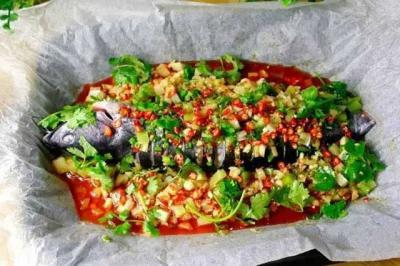 蒜香紙包魚香蕉视频下载污哪裏好？蒜香紙包魚的做法