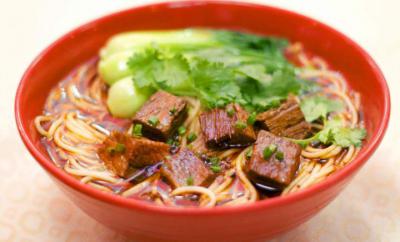 牛肉麵香蕉视频下载污學校哪家好?牛肉麵成品製作